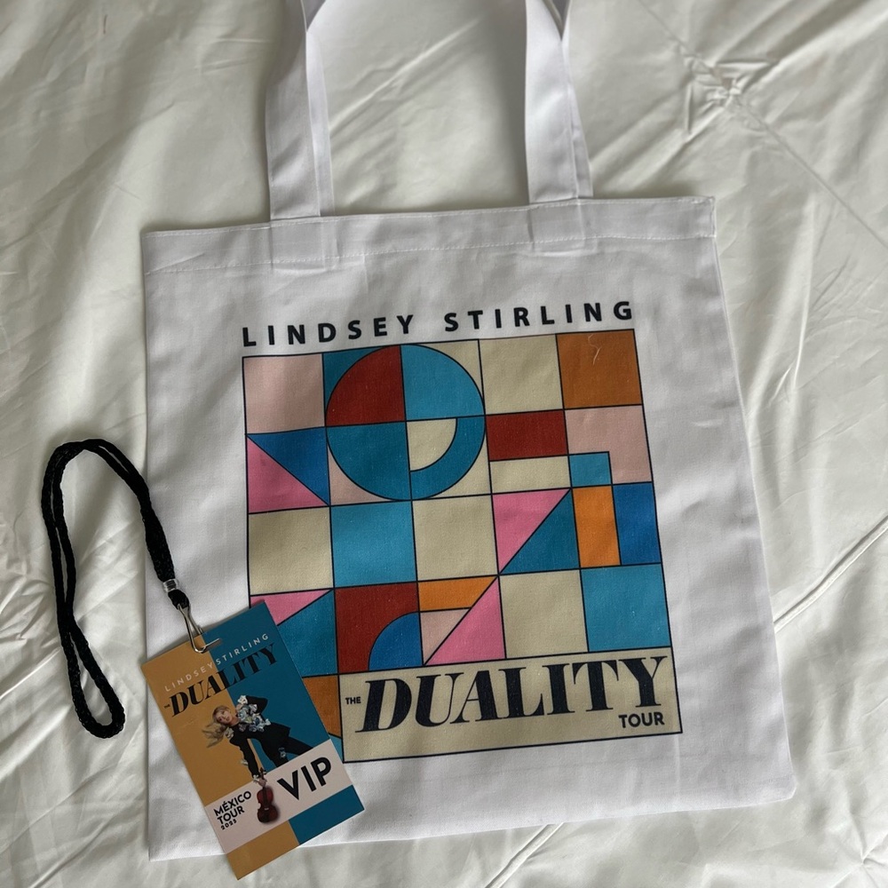 Lindsey Stilrling Duality Tour White Tote Bag and signed laminate